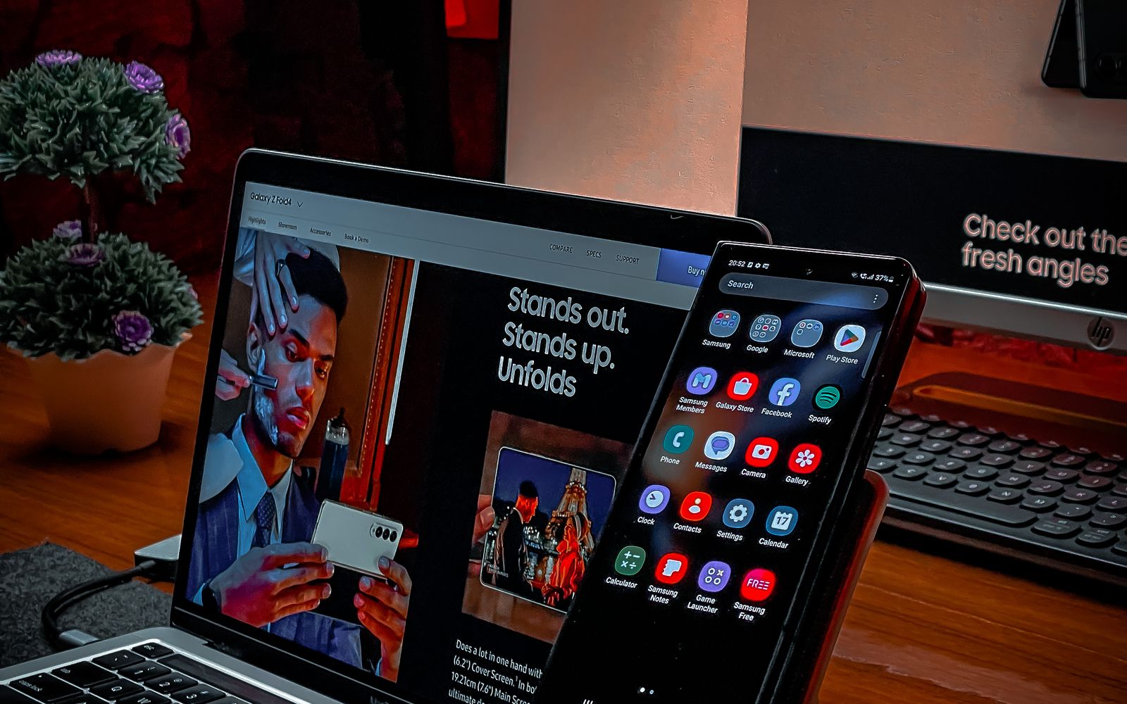 Laptop, tablet i smartfon ustawione razem jako urządzenia użytkownika